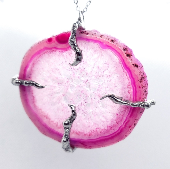Pink tentacle agate crystal necklace handmade - Picture 11 of 16